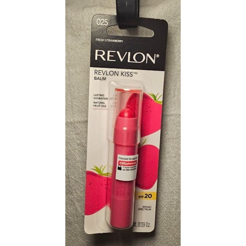 Revlon Kiss 025 Fresh Strawberry Lasting Hydration Natural Fruit Oils Makeup